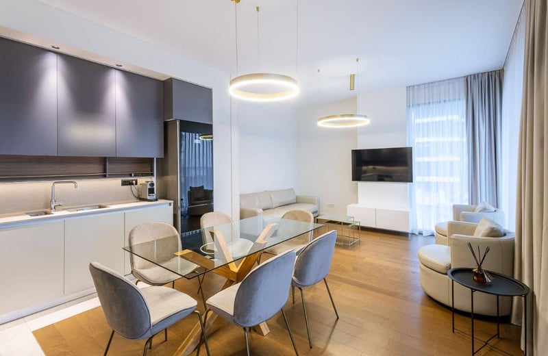 Alquiler de un piso luminoso de 3 habitaciones, 84 m², en el complejo residencial BW Terraces, Belgrado, Serbia